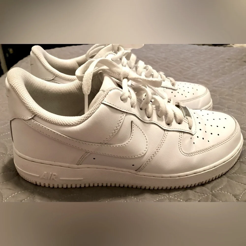 Nike Air‎ Force 1 LE GS Low Triple White CW2288-111 Shoes Men Size 10.5